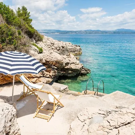 Talia * Donje Selo na Šolti