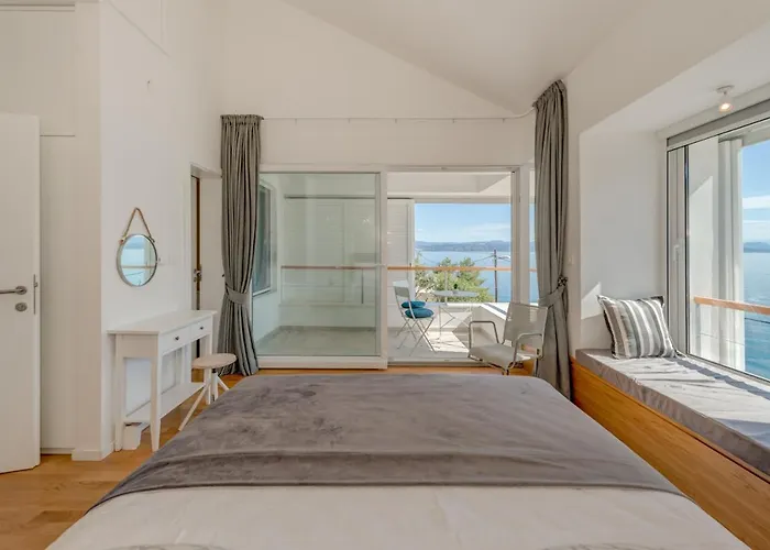 Talia * Donje Selo na Šolti